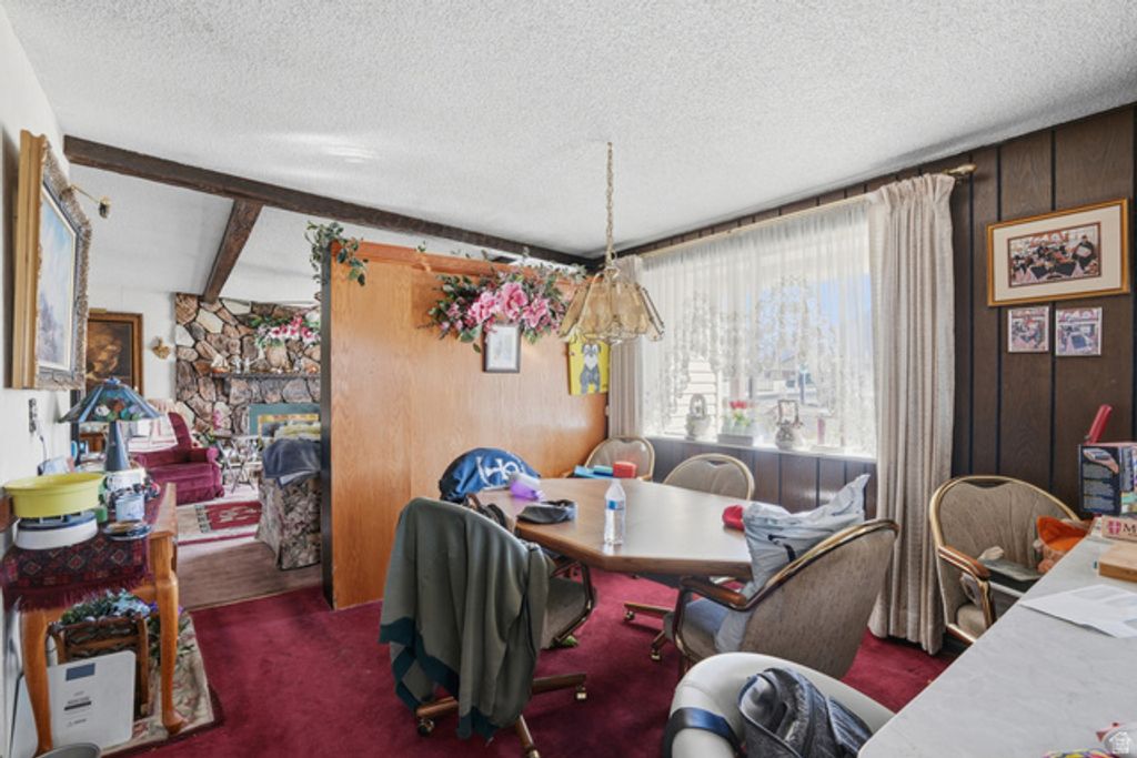 Image 11 of property listing at 10106 S PEONY WAY, Sandy, UT 84094