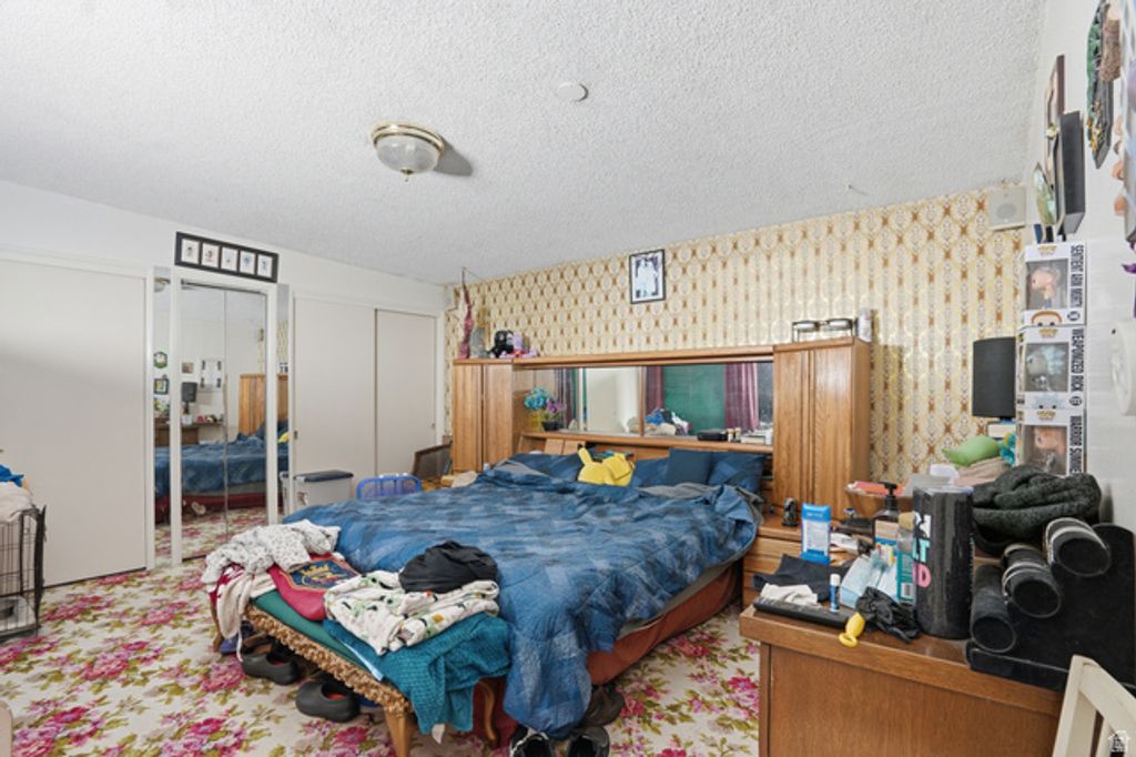 Image 13 of property listing at 10106 S PEONY WAY, Sandy, UT 84094