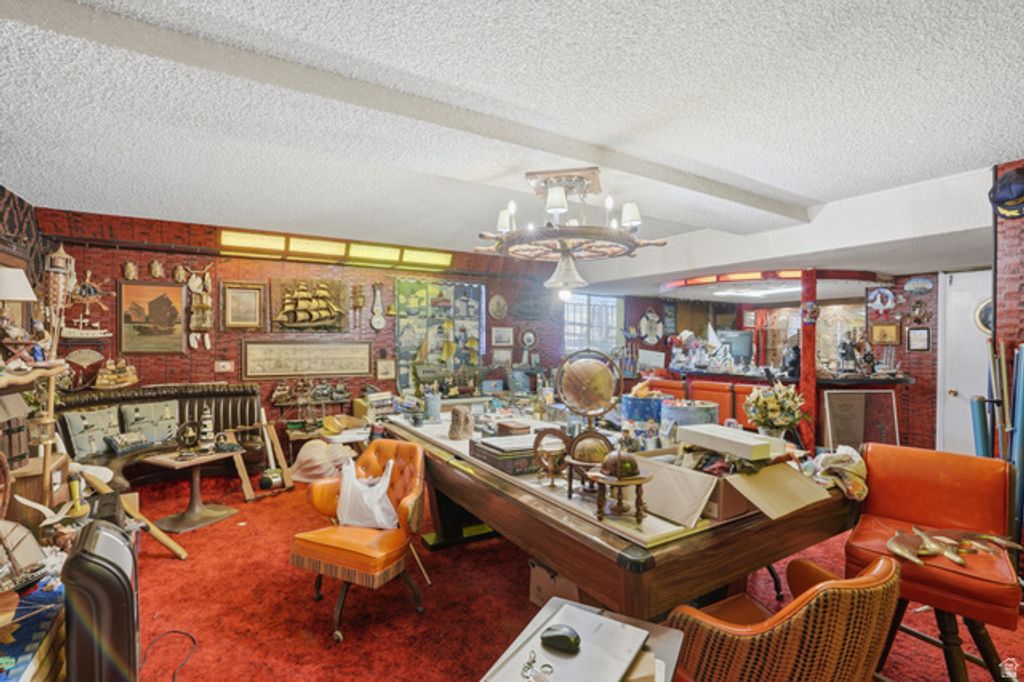 Image 17 of property listing at 10106 S PEONY WAY, Sandy, UT 84094