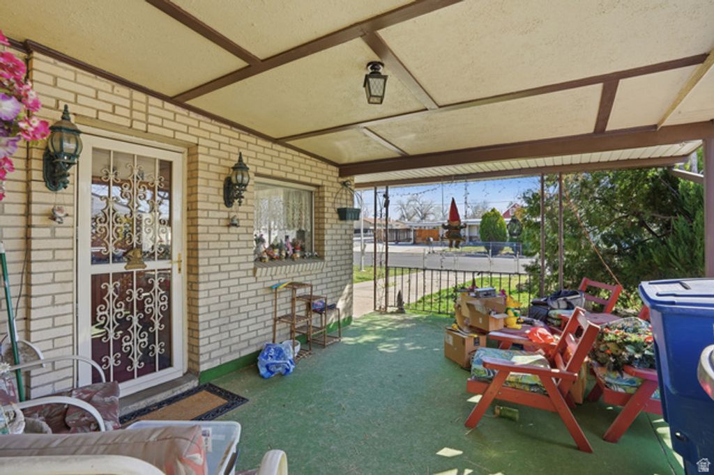 Image 28 of property listing at 10106 S PEONY WAY, Sandy, UT 84094