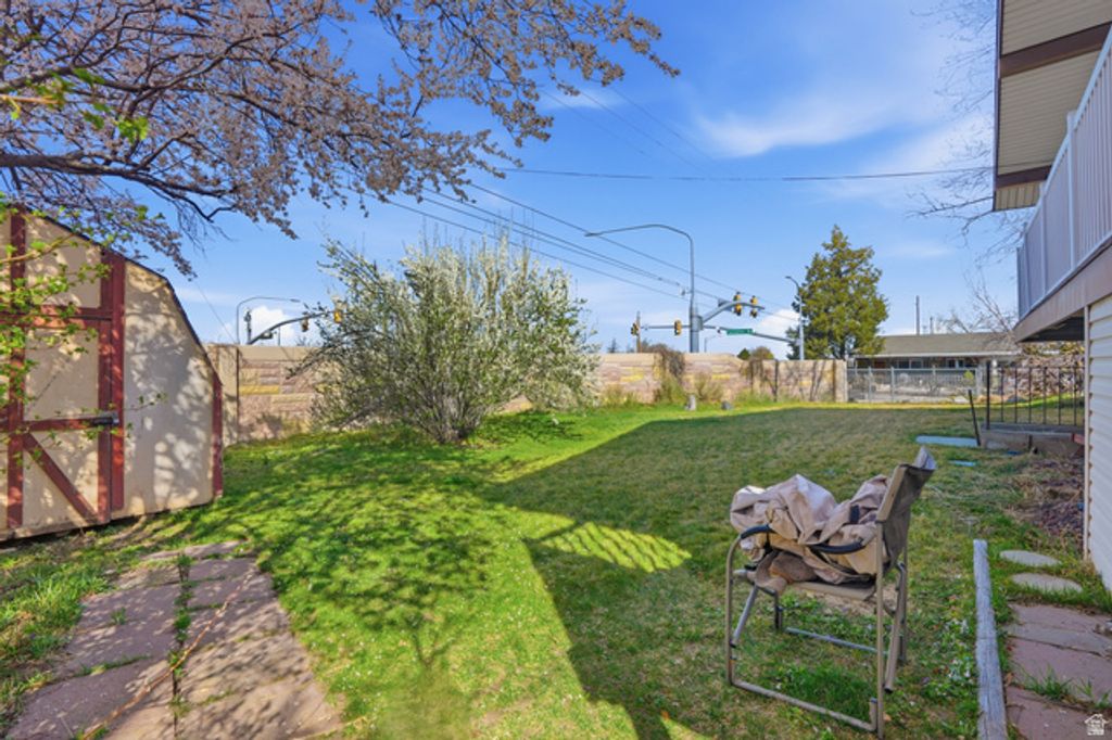 Image 29 of property listing at 10106 S PEONY WAY, Sandy, UT 84094