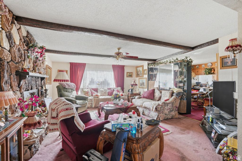 Image 5 of property listing at 10106 S PEONY WAY, Sandy, UT 84094