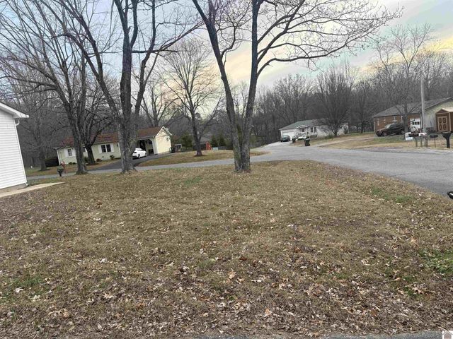 40 Black Knight Dr., Calvert City, KY 42029