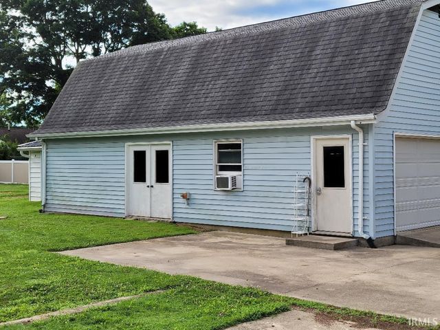 8314 S Walnut Street, Daleville, IN 47334