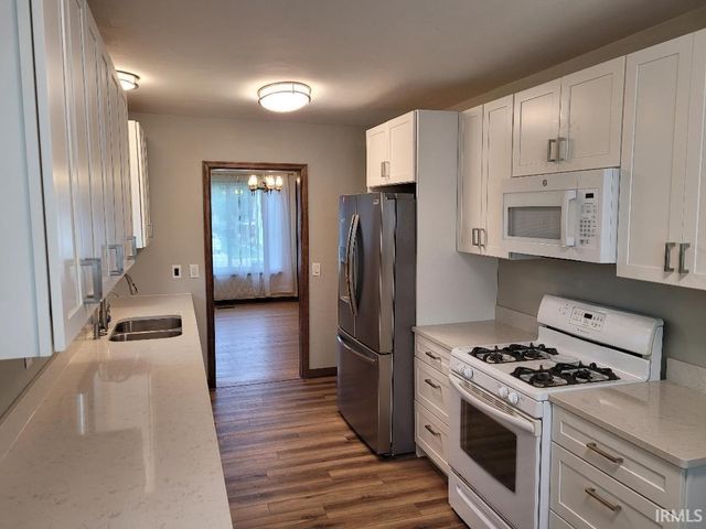 8314 S Walnut Street, Daleville, IN 47334