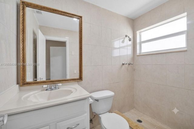 129 SE 4th Ave 4, Hallandale Beach, FL 33009