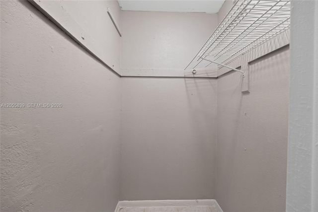 129 SE 4th Ave 4, Hallandale Beach, FL 33009