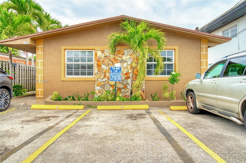 129 SE 4th Ave 4, Hallandale Beach, FL 33009