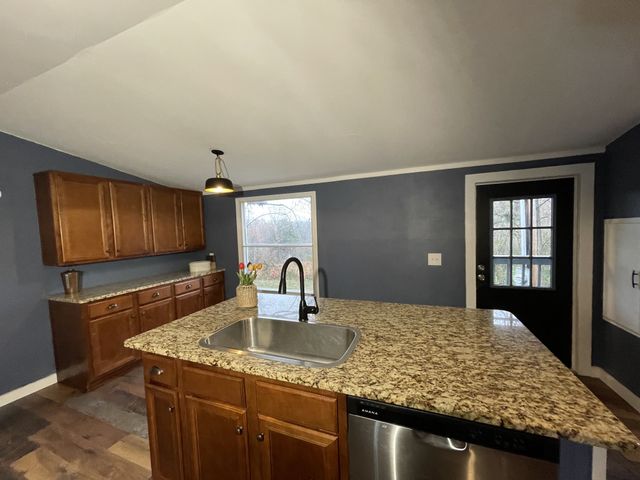 303 Conger St, Cumberland City, TN 37050