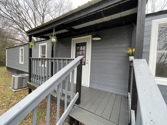 303 Conger St, Cumberland City, TN 37050