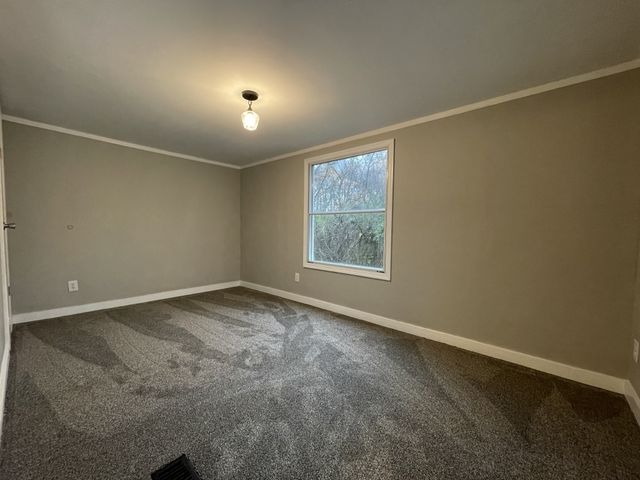 303 Conger St, Cumberland City, TN 37050