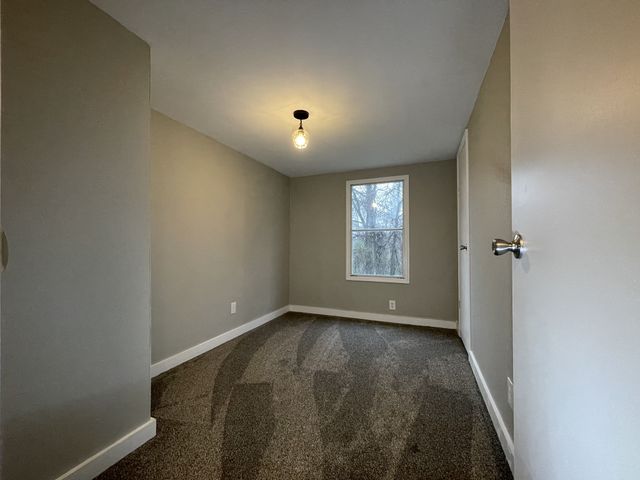 303 Conger St, Cumberland City, TN 37050