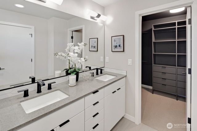 22545 69th Place W, Mountlake Terrace, WA 98043