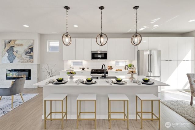 22545 69th Place W, Mountlake Terrace, WA 98043