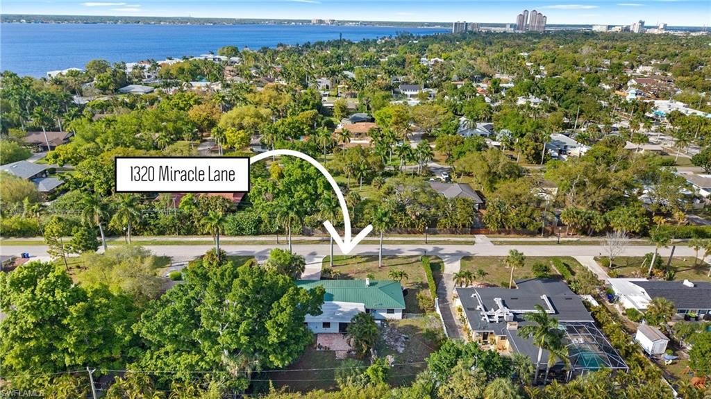 1320 Miracle LN, FORT MYERS, FL 33901 — photo 2