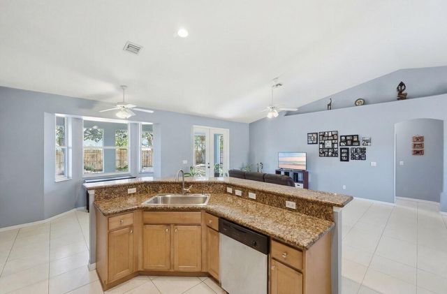 5859 NW Cullom Circle, Port St. Lucie, FL 34986