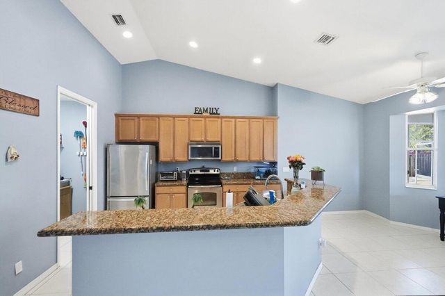 5859 NW Cullom Circle, Port St. Lucie, FL 34986
