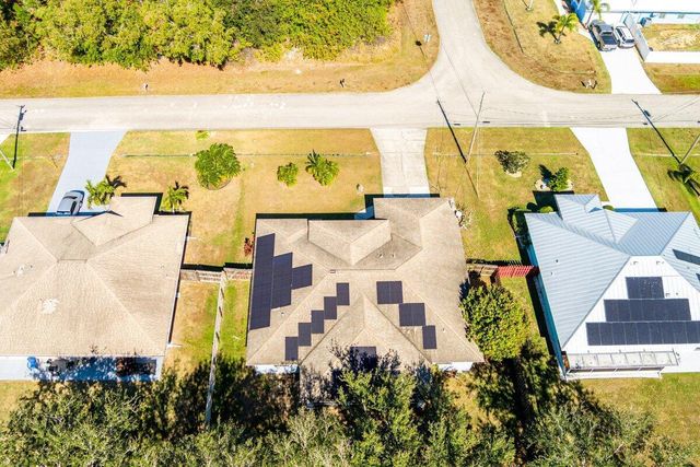 5859 NW Cullom Circle, Port St. Lucie, FL 34986