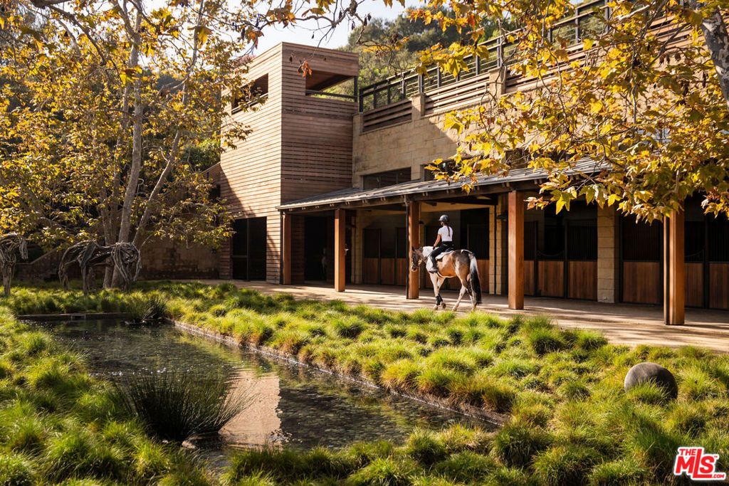 1680 Old Oak Road, Los Angeles, CA 90049 — exterior