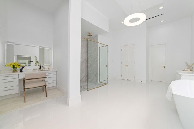 23107 Vista De Tres Lagos Drive, Spring, TX 77389