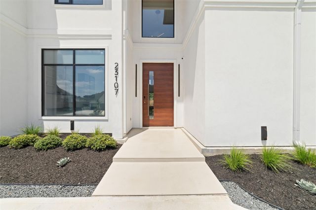 23107 Vista De Tres Lagos Drive, Spring, TX 77389