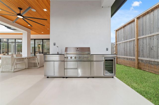 23107 Vista De Tres Lagos Drive, Spring, TX 77389