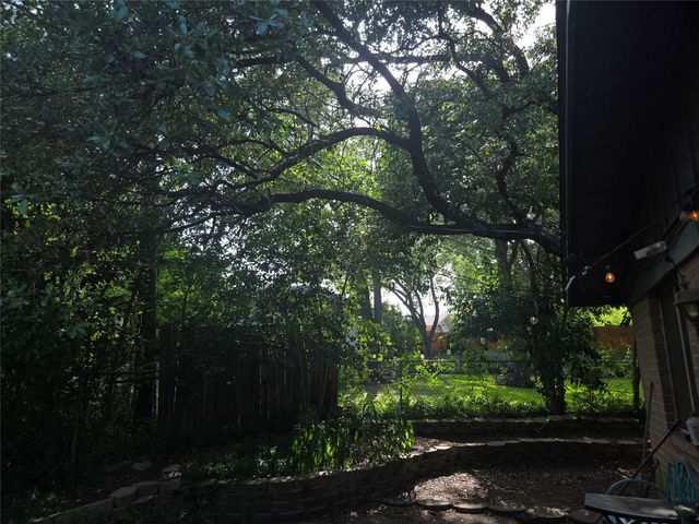 8910 Little Walnut PKWY B, Austin, TX 78758