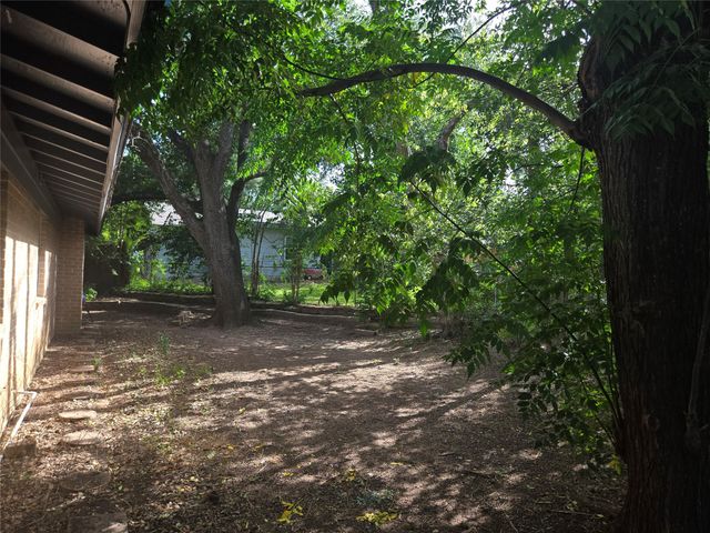 8910 Little Walnut PKWY B, Austin, TX 78758