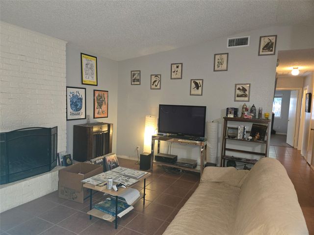 8910 Little Walnut PKWY B, Austin, TX 78758