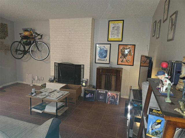 8910 Little Walnut PKWY B, Austin, TX 78758