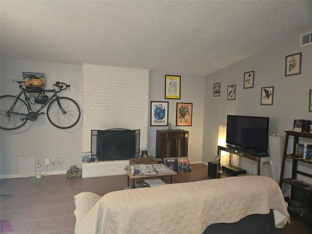 8910 Little Walnut PKWY B, Austin, TX 78758
