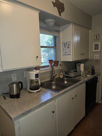 8910 Little Walnut PKWY B, Austin, TX 78758
