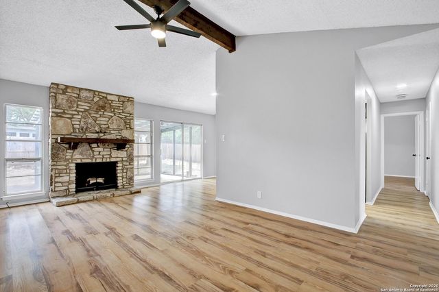 8710 Greenthread Dr, San Antonio, TX 78240