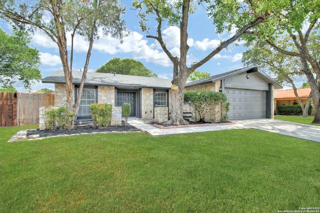 8710 Greenthread Dr, San Antonio, TX 78240