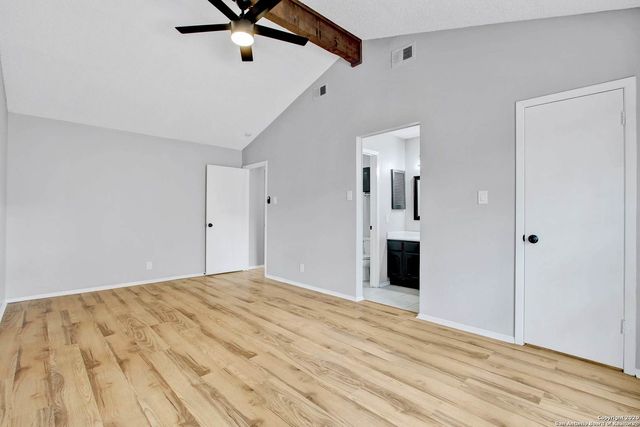 8710 Greenthread Dr, San Antonio, TX 78240