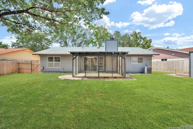 8710 Greenthread Dr, San Antonio, TX 78240