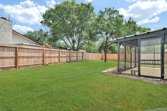 8710 Greenthread Dr, San Antonio, TX 78240