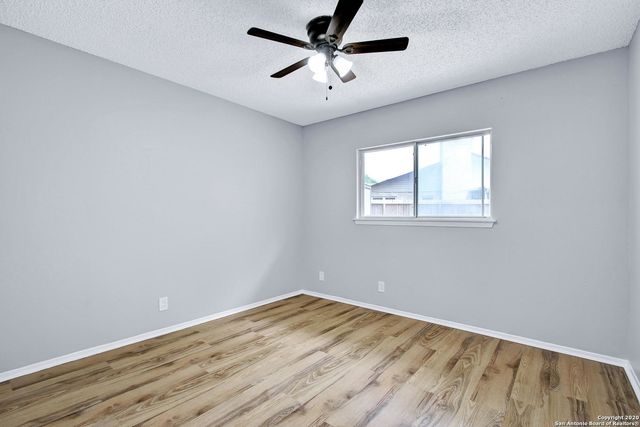 8710 Greenthread Dr, San Antonio, TX 78240