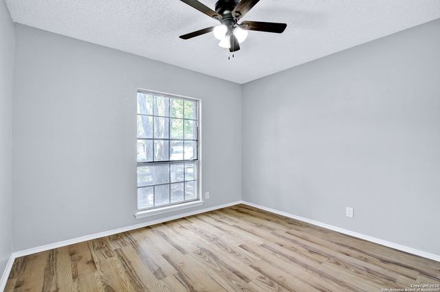 8710 Greenthread Dr, San Antonio, TX 78240