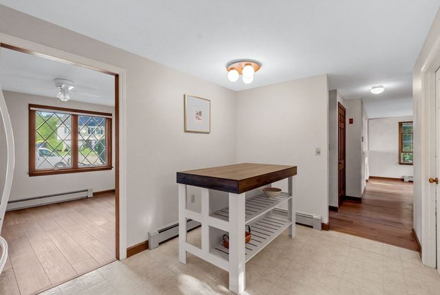 33 Old Carriage Lane, Braintree, MA 02184