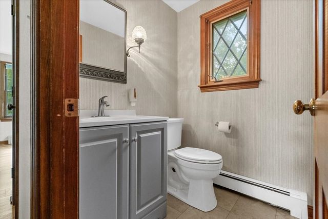 33 Old Carriage Lane, Braintree, MA 02184