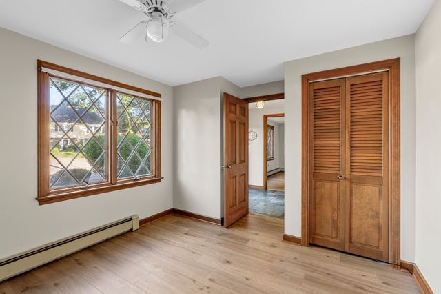 33 Old Carriage Lane, Braintree, MA 02184
