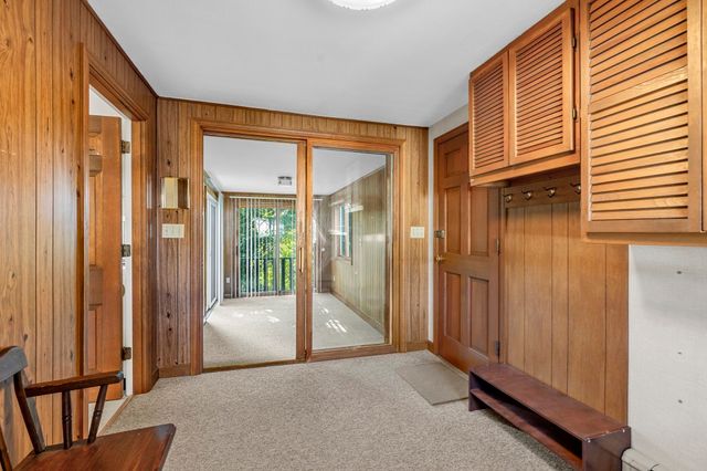 33 Old Carriage Lane, Braintree, MA 02184