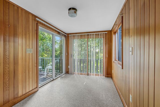33 Old Carriage Lane, Braintree, MA 02184