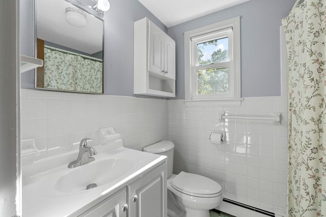 33 Old Carriage Lane, Braintree, MA 02184