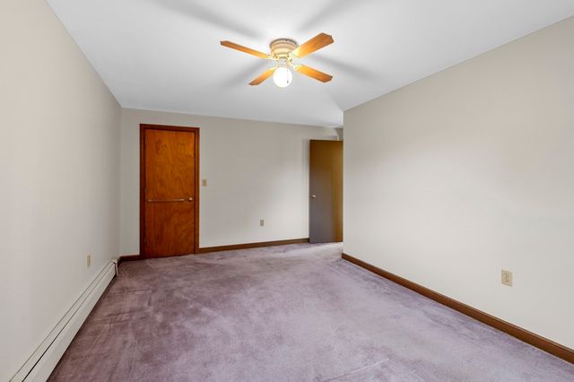 33 Old Carriage Lane, Braintree, MA 02184