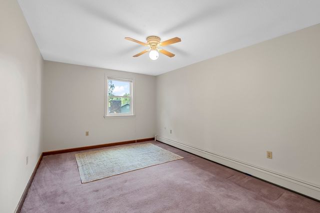 33 Old Carriage Lane, Braintree, MA 02184