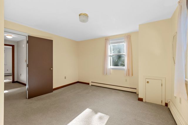 33 Old Carriage Lane, Braintree, MA 02184