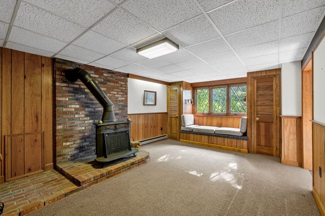 33 Old Carriage Lane, Braintree, MA 02184