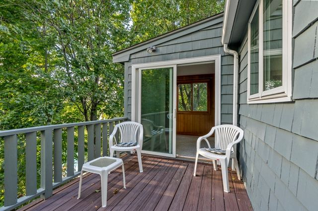 33 Old Carriage Lane, Braintree, MA 02184